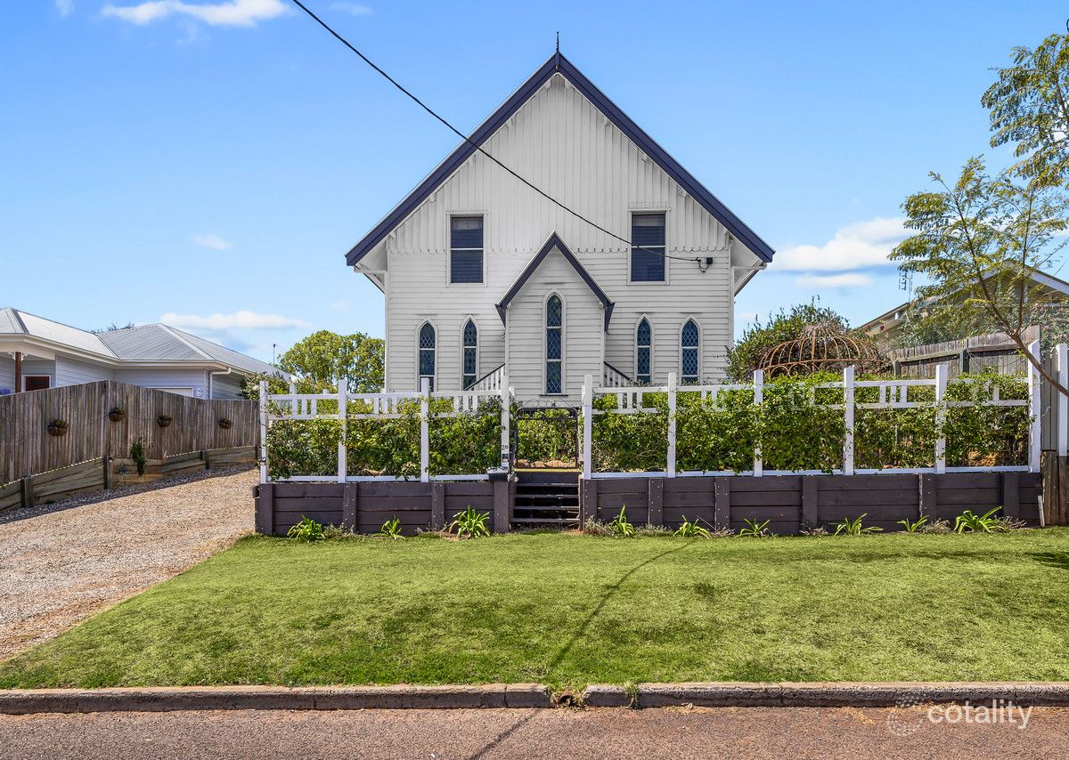 2b Allan St, North Toowoomba, QLD 4350