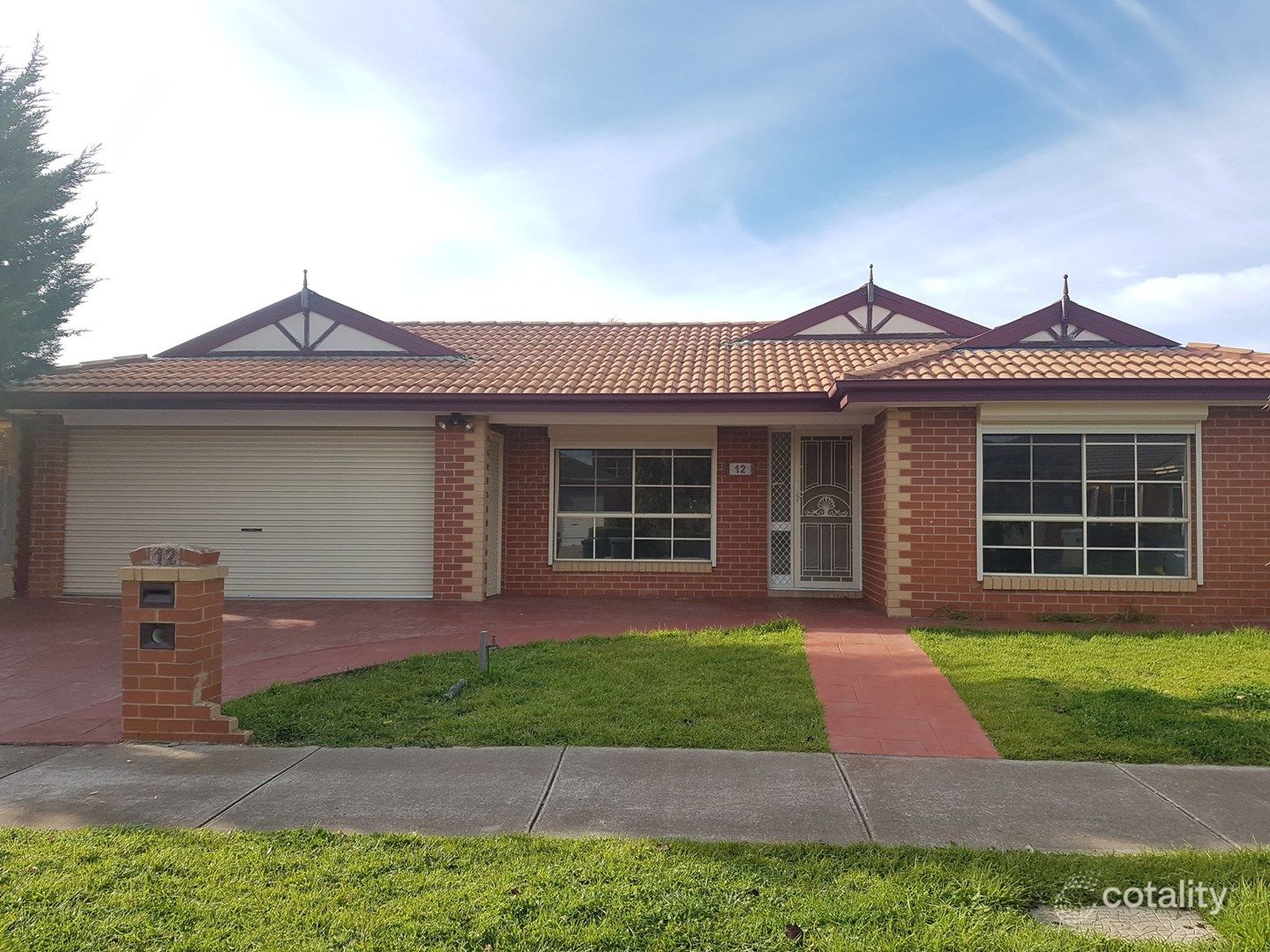 12 Heritage Gdns, Sydenham, VIC 3037