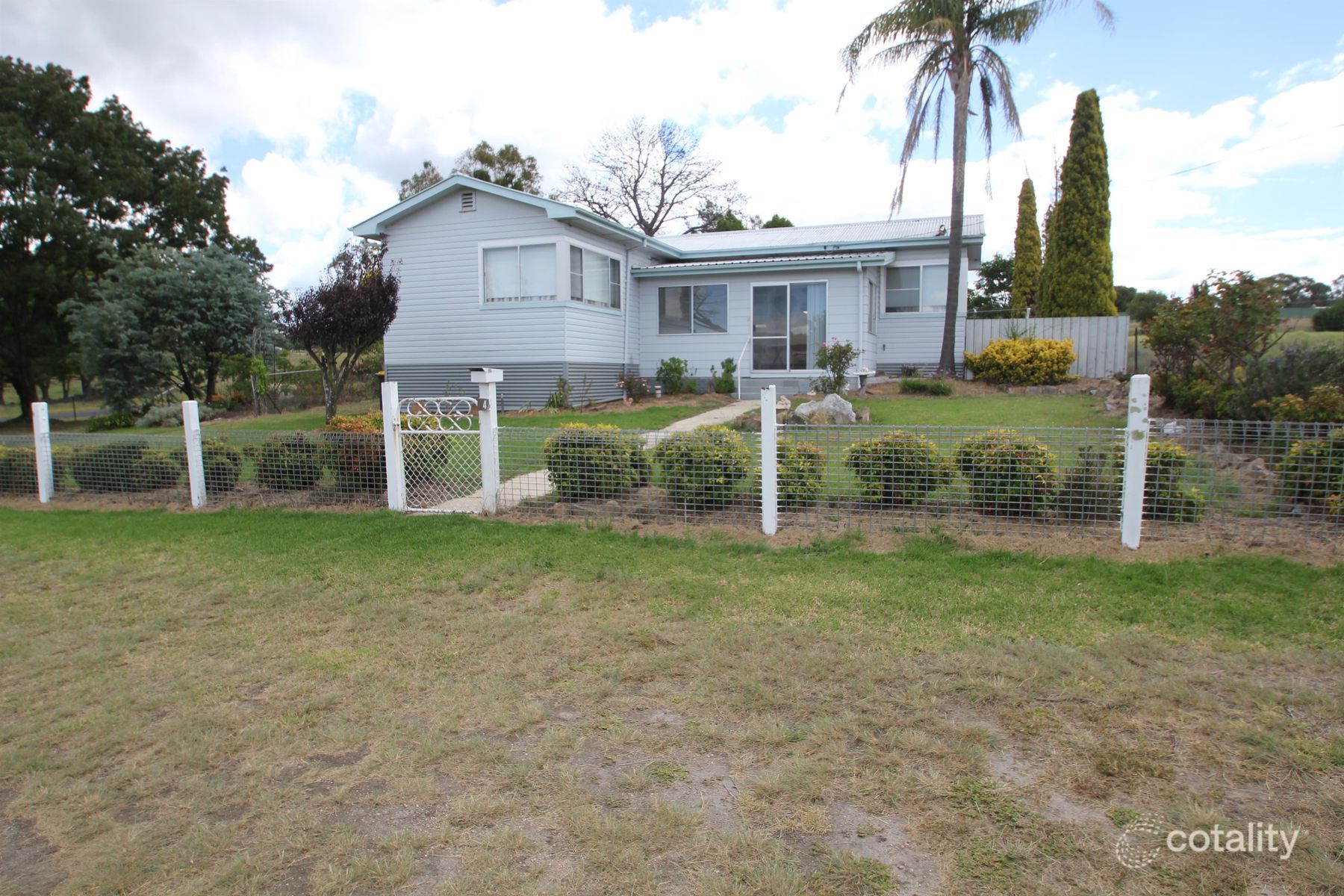 4 Erindee Ave, Tenterfield, NSW 2372