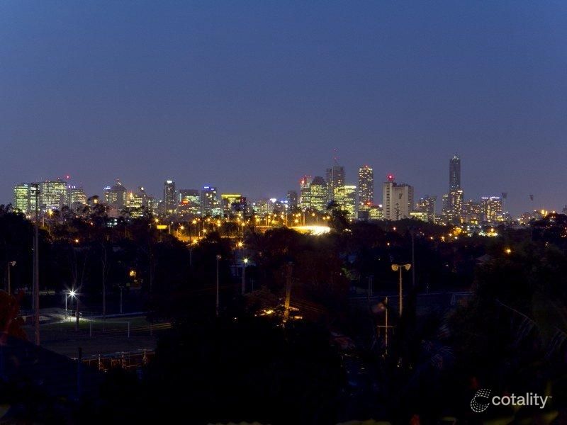 89 Pear St, Greenslopes, QLD 4120