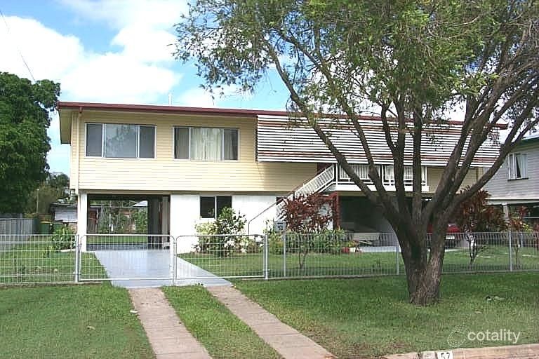 52 Roberts St, Hermit Park, QLD 4812