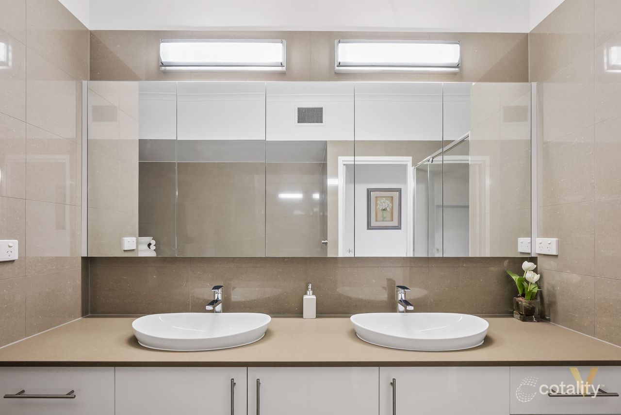 17/32 Tipuana Pl, Bardon, QLD 4065