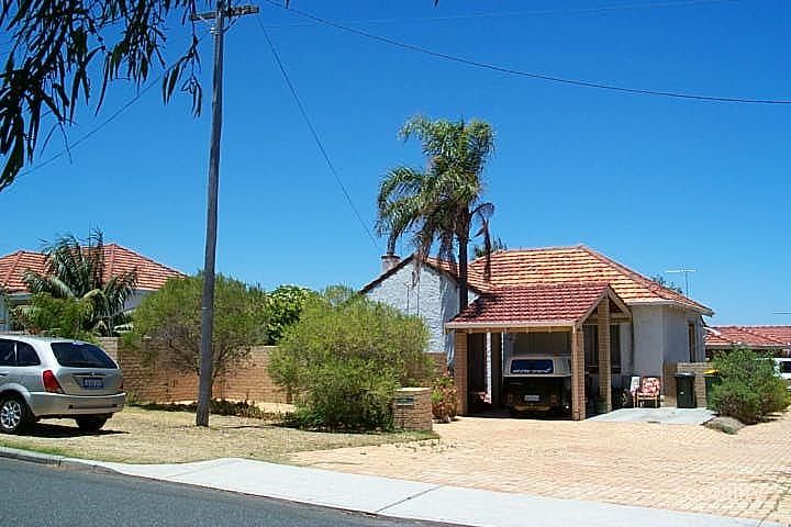 3/4 Wrexham St, Bicton, WA 6157