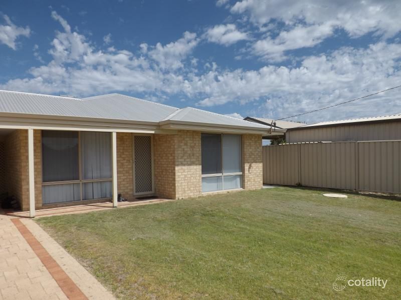 2 Ross Way, Lancelin, WA 6044