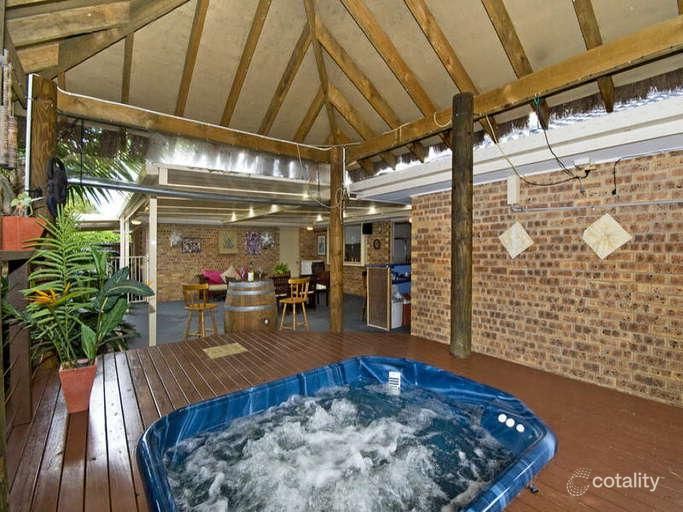 4 Avocado St, Elanora, QLD 4221