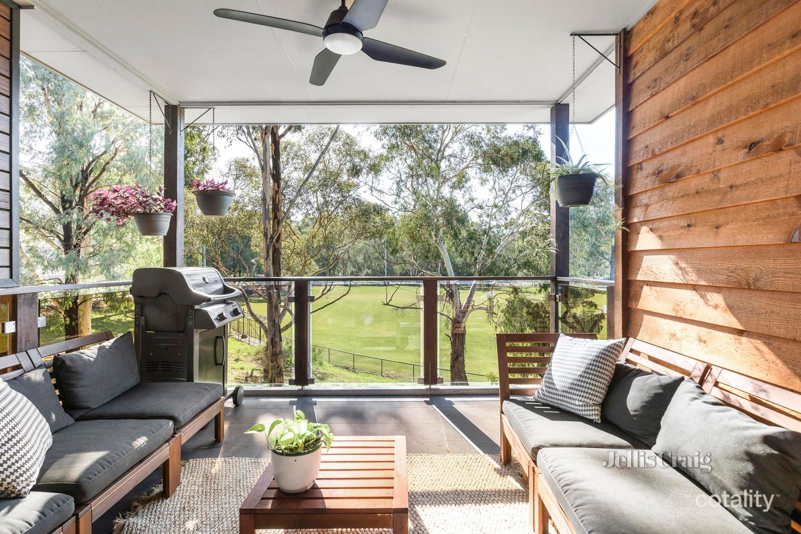 5 Monterey Cl, Eltham North, VIC 3095