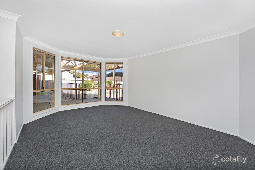 5 Mahni Cl, Budgewoi, NSW 2262