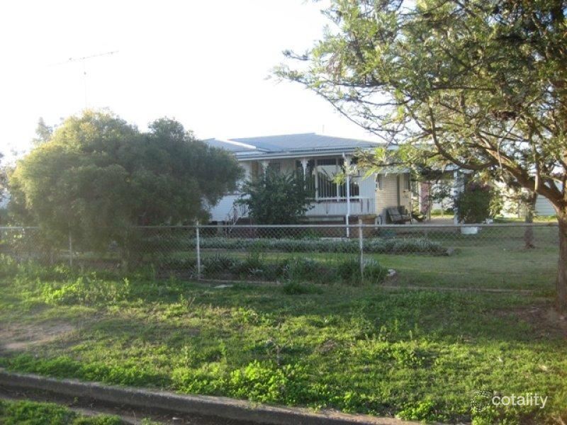 19 Russell St, Wallumbilla, QLD 4428