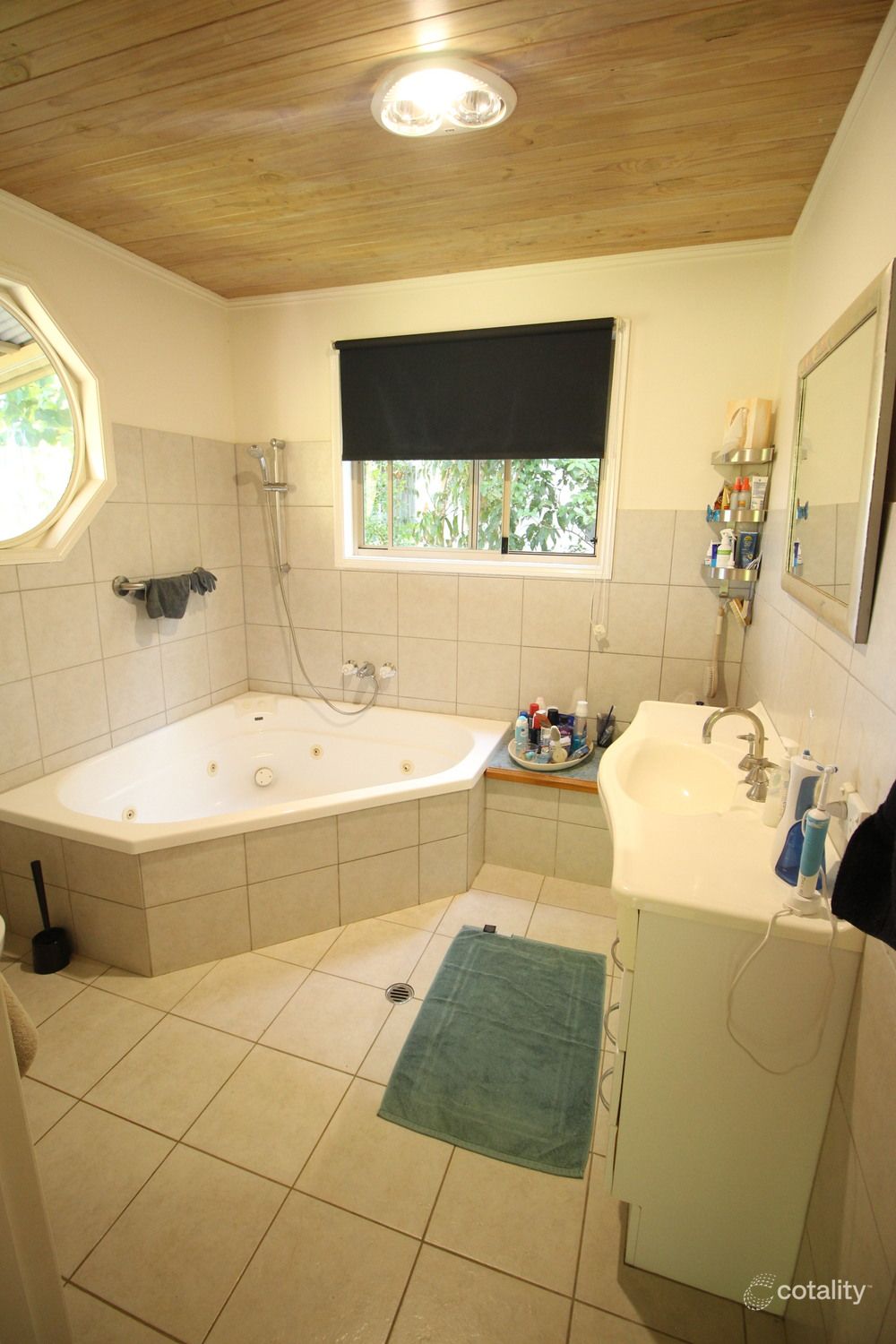 6 Cotton Tree Ave, Macleay Island, QLD 4184