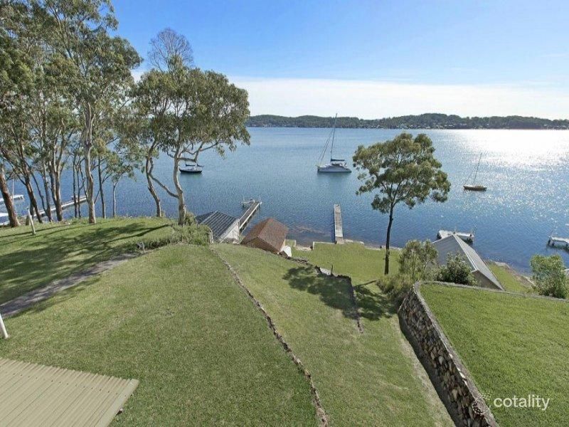 135 Fishing Point Rd, Fishing Point, NSW 2283