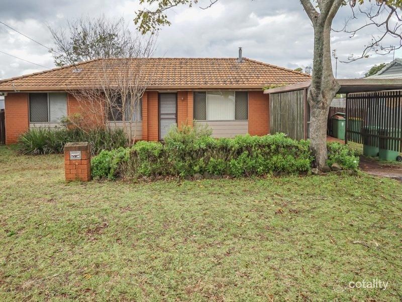 14 Claire St, Centenary Heights, QLD 4350
