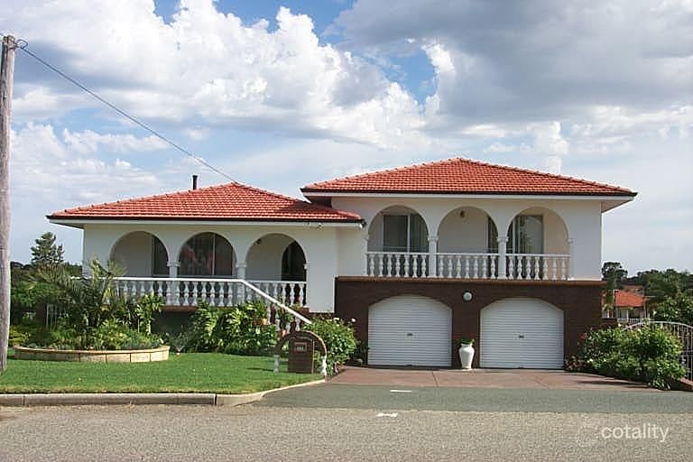 11 Covich Ave, Beaconsfield, WA 6162