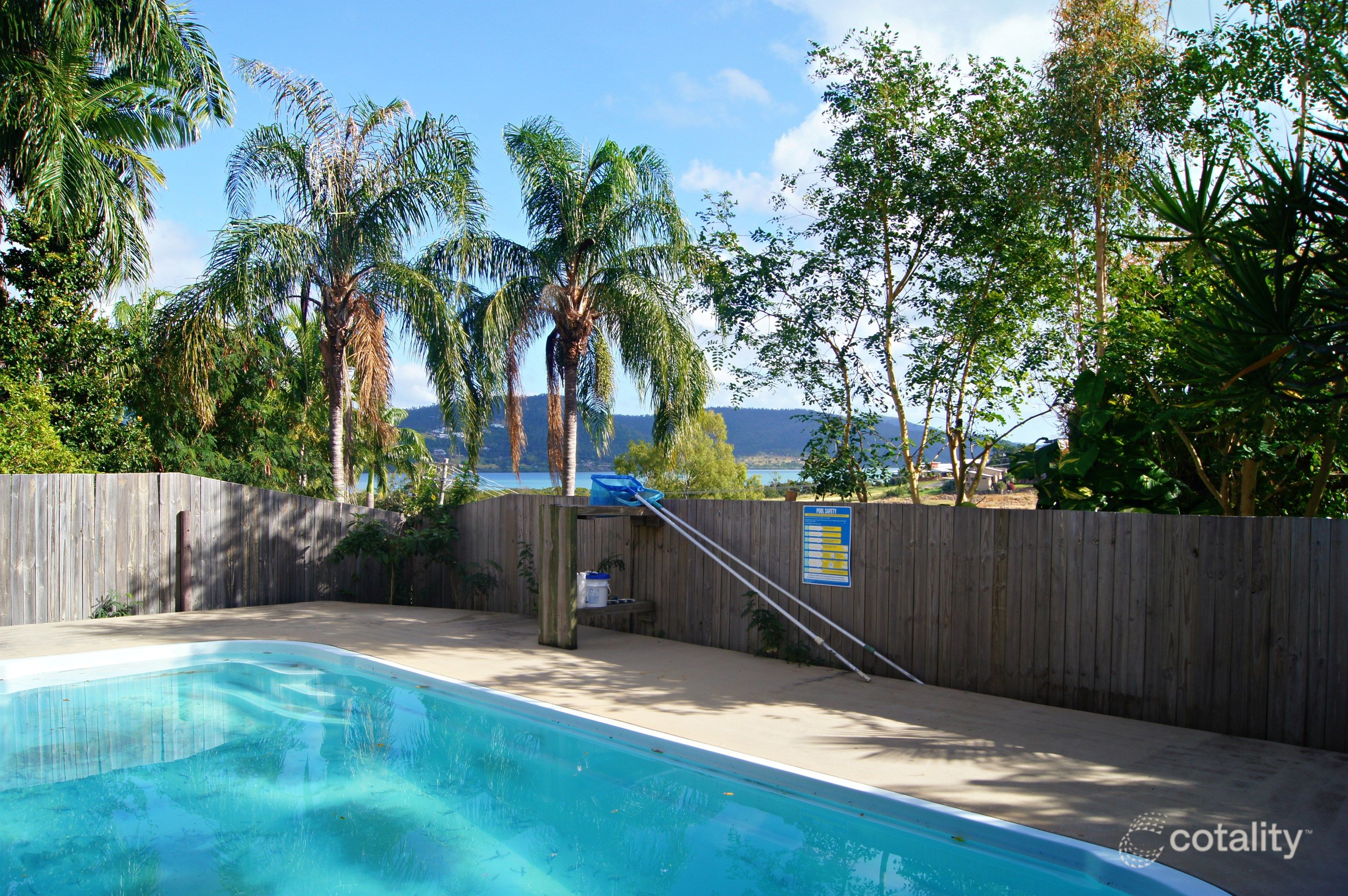 4 Balaka St, Cannonvale, QLD 4802