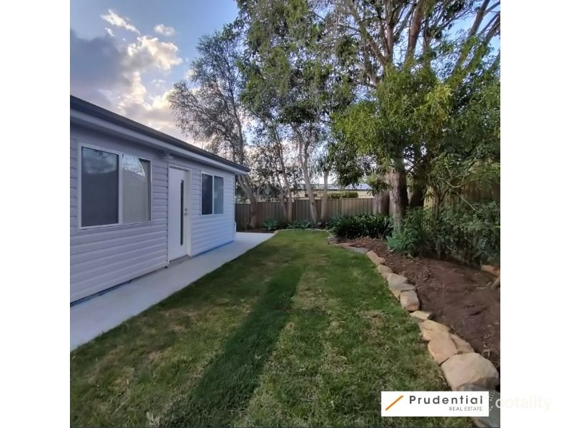 8 Davis Pl, Thirlmere, NSW 2572