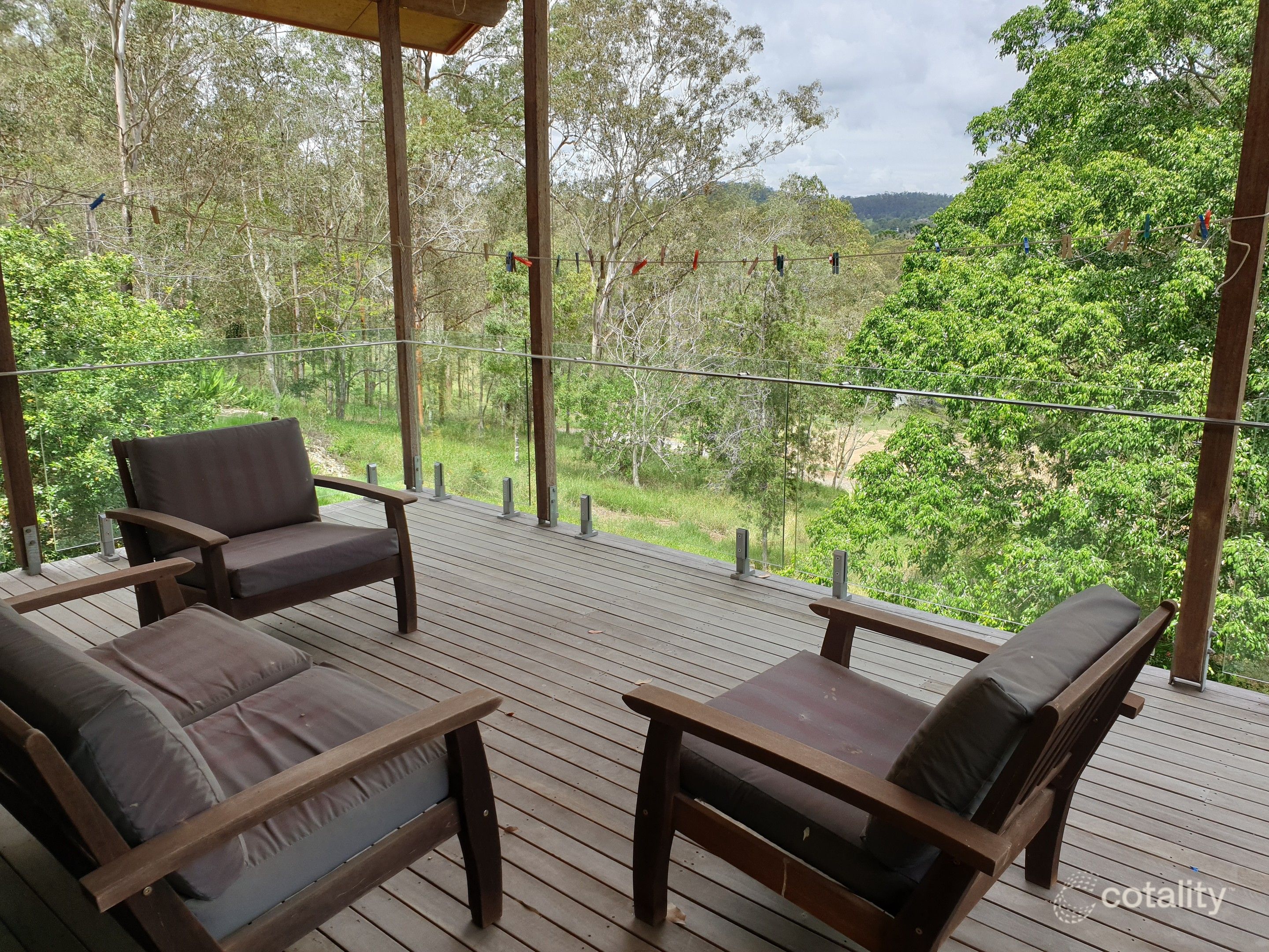 106 Boscombe Rd, Brookfield, QLD 4069