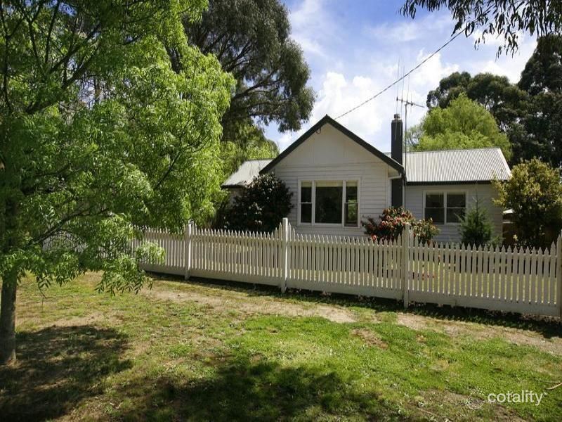 3 Burke St, Woodend, VIC 3442