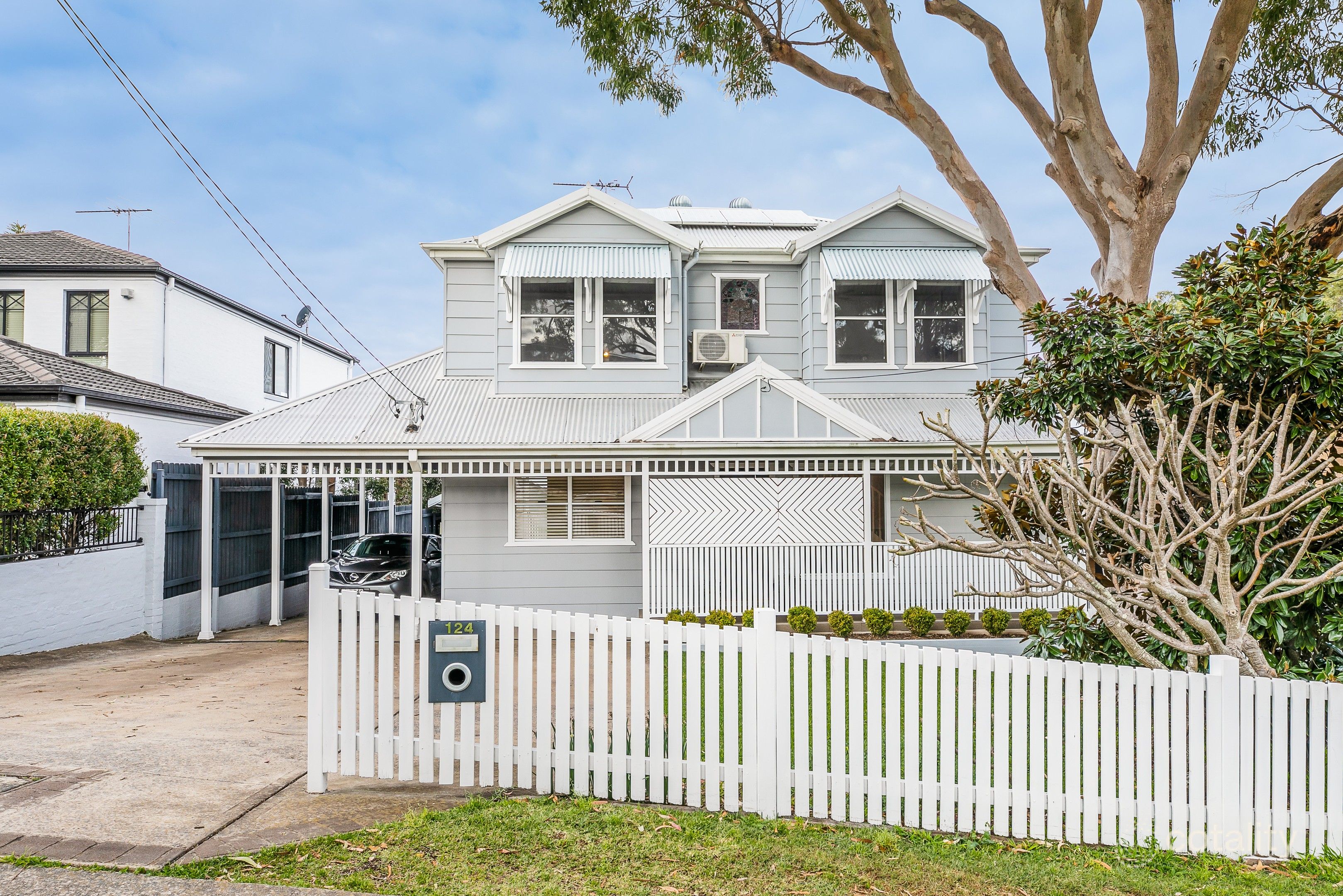 124 Gannons Rd, Caringbah South, NSW 2229