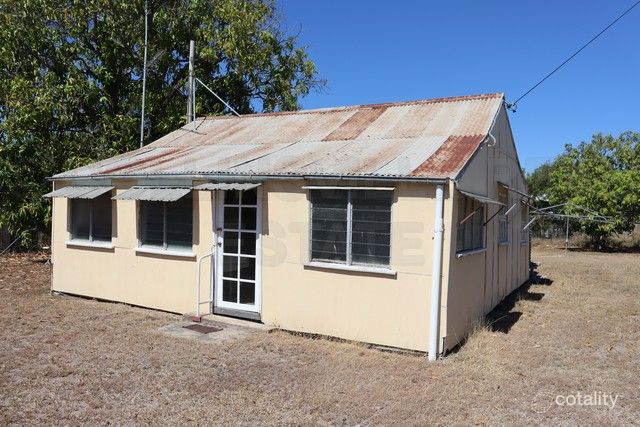 17 Belmore St, Collinsville, QLD 4804