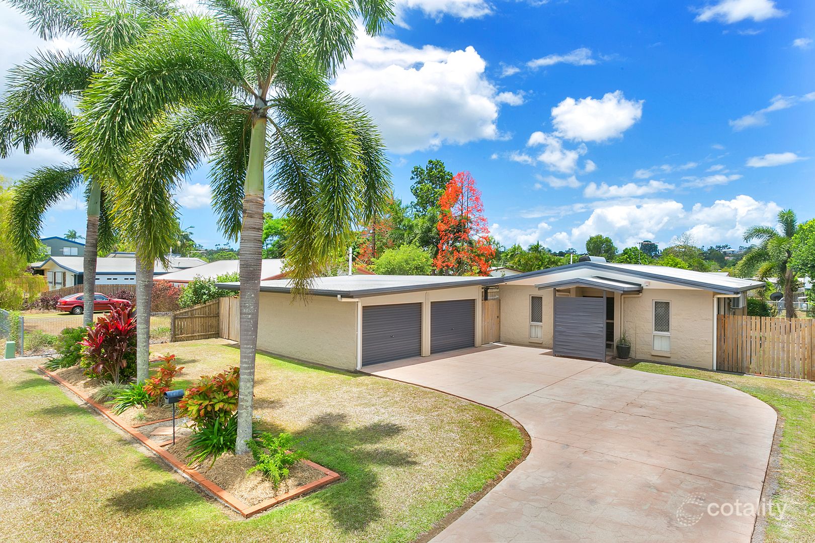20 Lime St, Mooroobool, QLD 4870