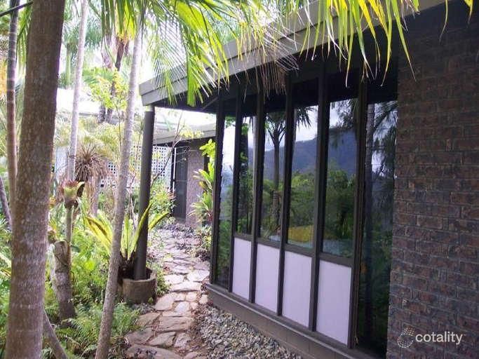 14 Woodlands Ave, Edge Hill, QLD 4870