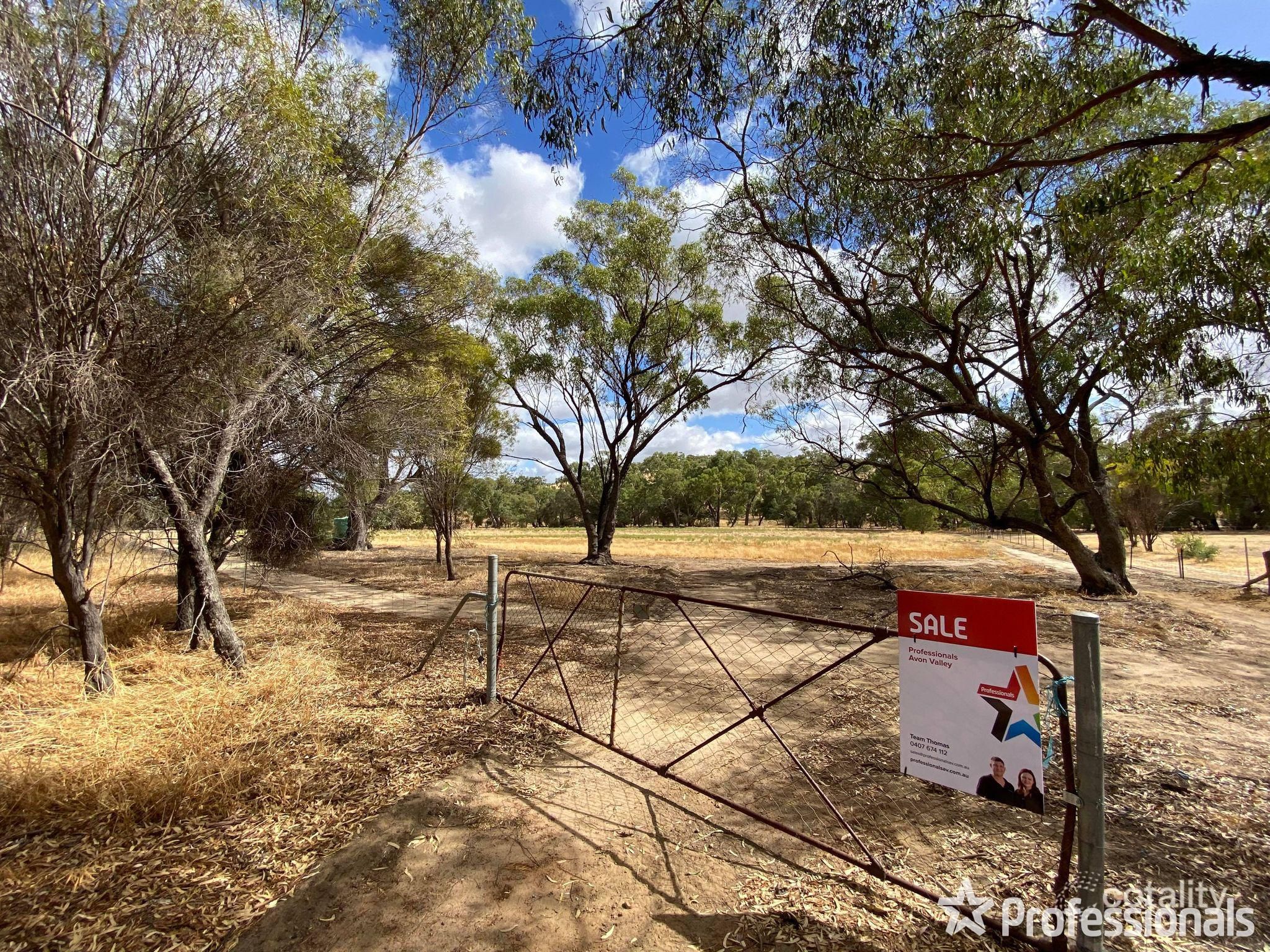 1872 Spencers Brook Rd, Mokine, WA 6401