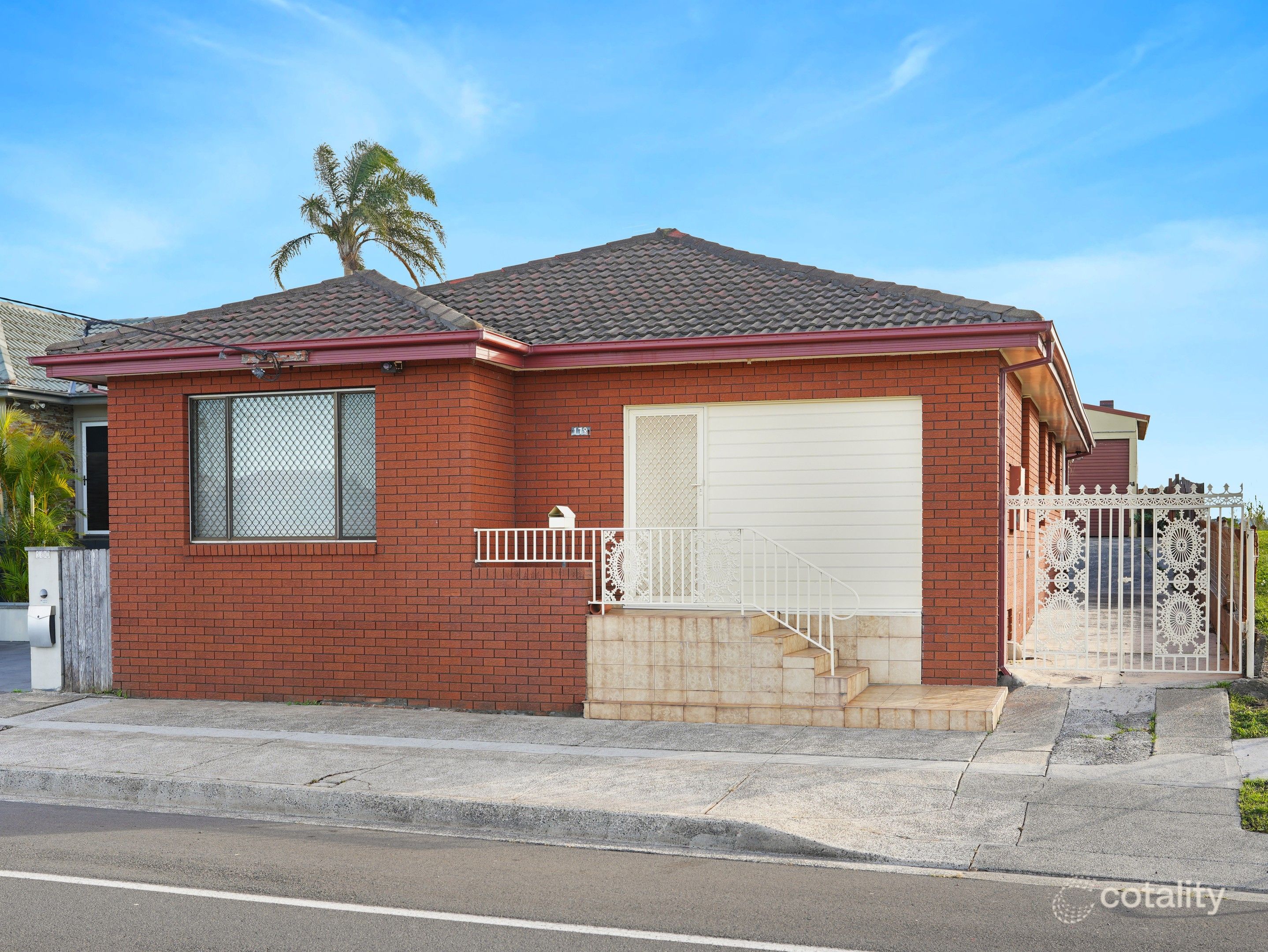 178 Flagstaff Rd, Lake Heights, NSW 2502