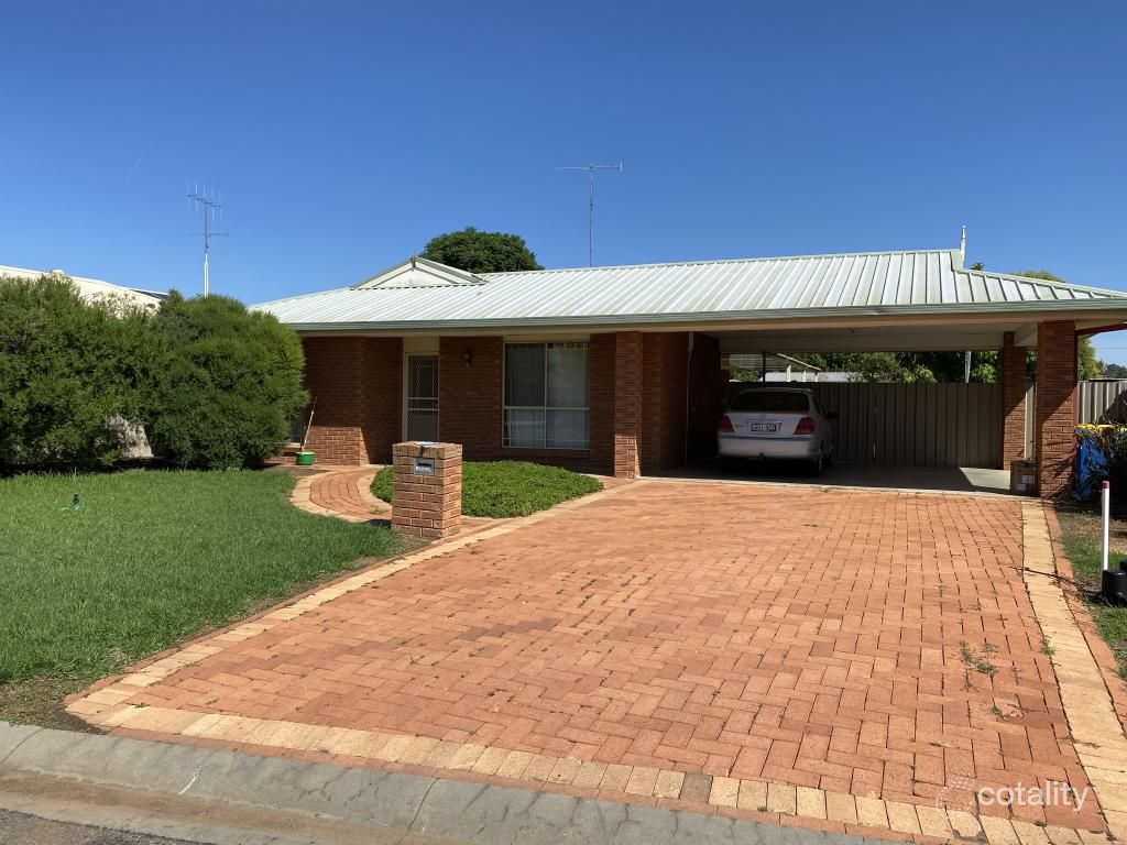 24 Anderson St, Finley, NSW 2713