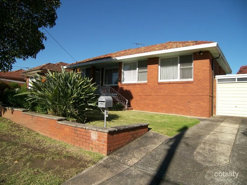 11 Waycott Ave, Kingsgrove, NSW 2208