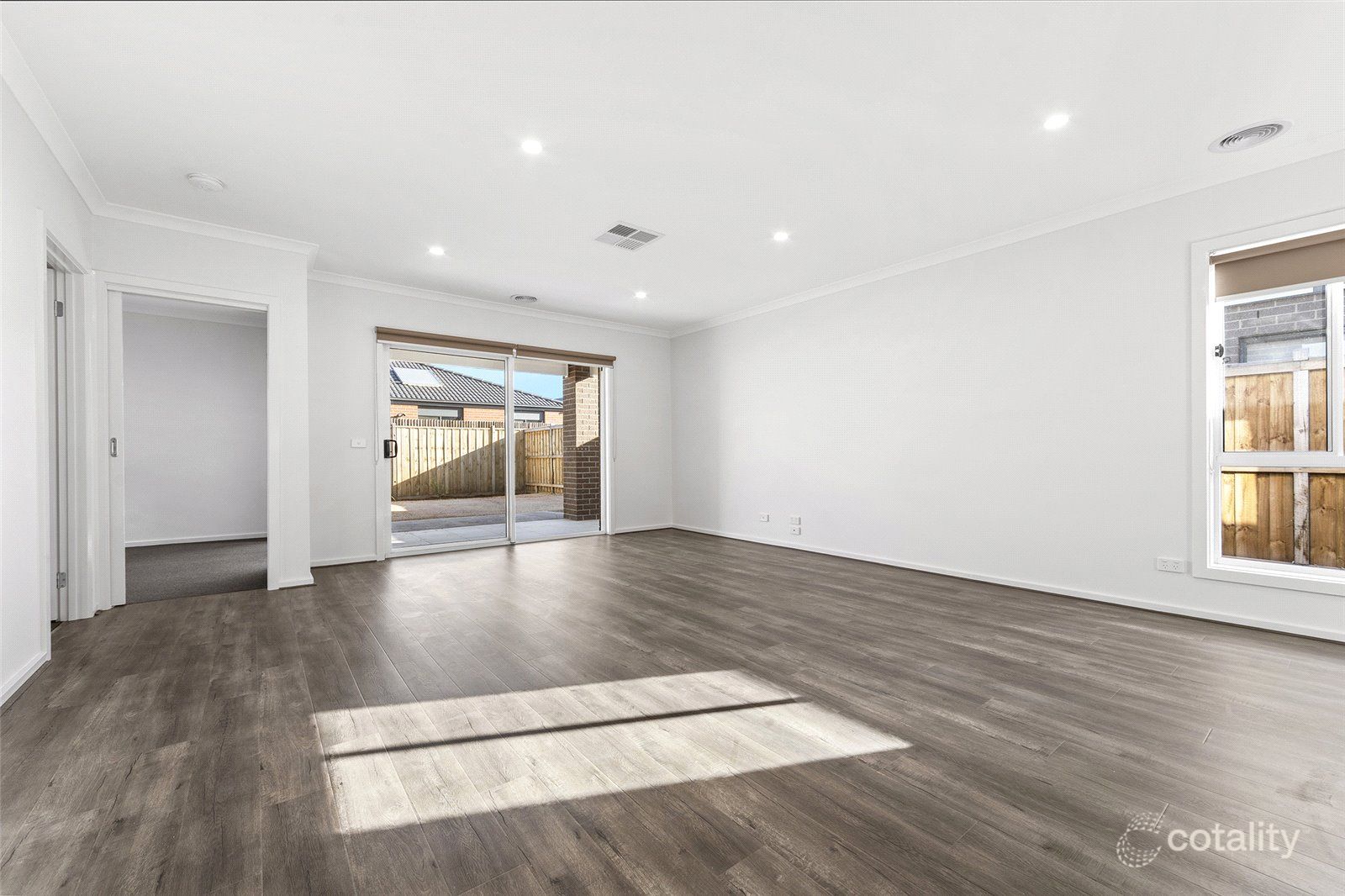 10 Rosebank Rd, Thornhill Park, VIC 3335