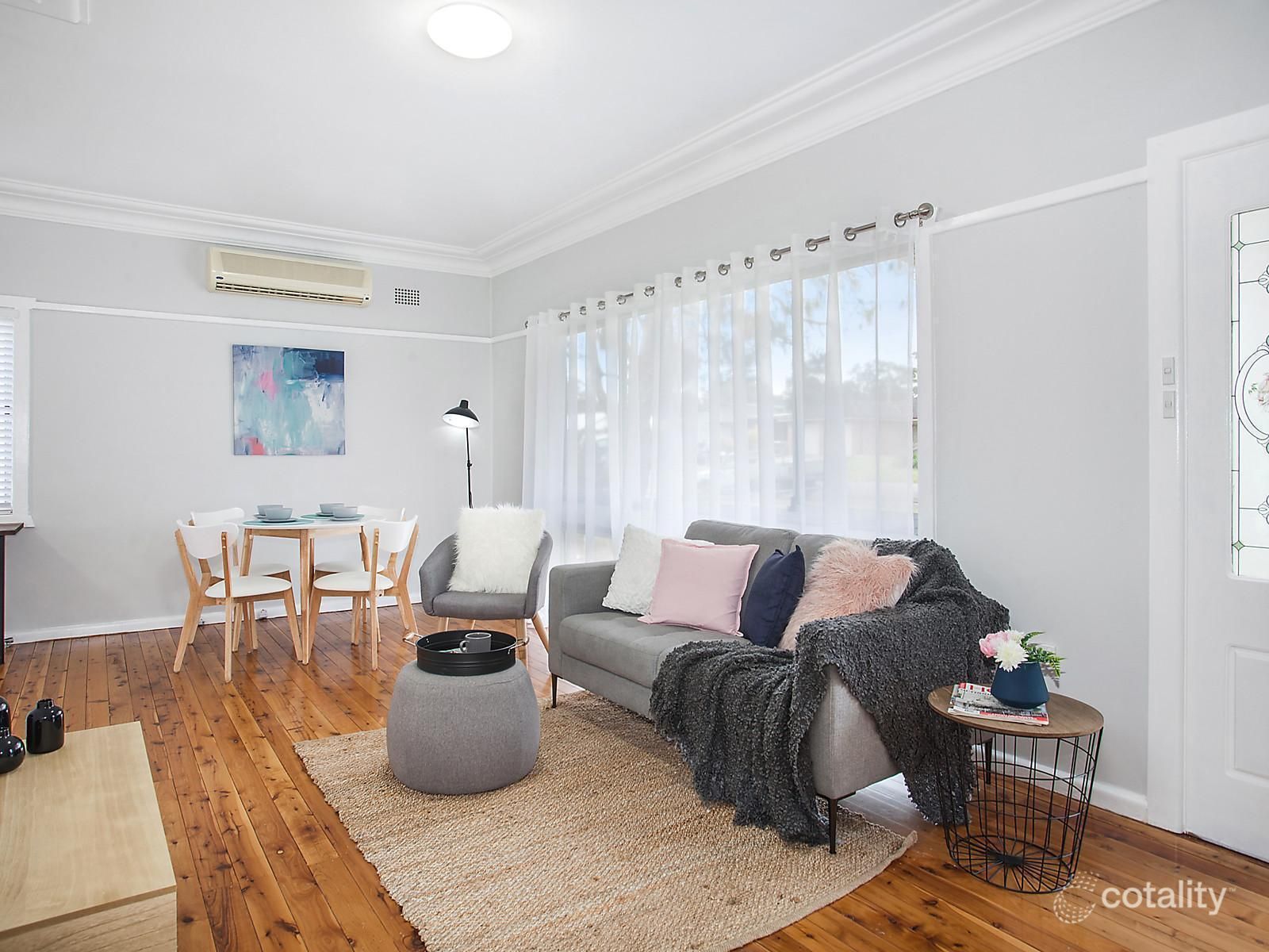 4 Warwick Ave, Mannering Park, NSW 2259