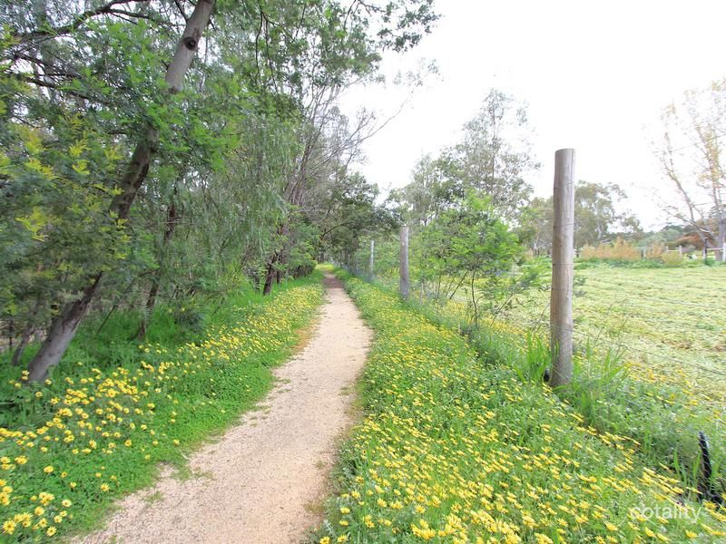 19 Caldwell St, Heathcote, VIC 3523