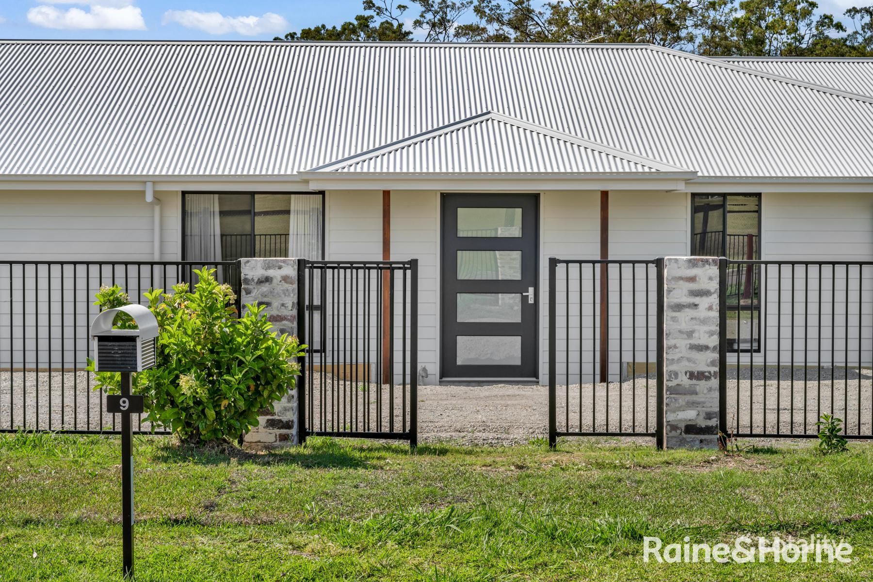 9 Harvest Rd, Medowie, NSW 2318