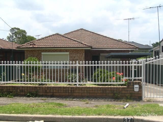 37 Station St, Guildford, NSW 2161
