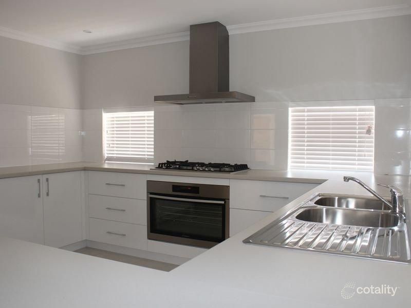 7 Astounding Way, Aubin Grove, WA 6164