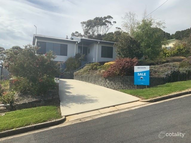 11 Seaside Cres, Penguin, TAS 7316