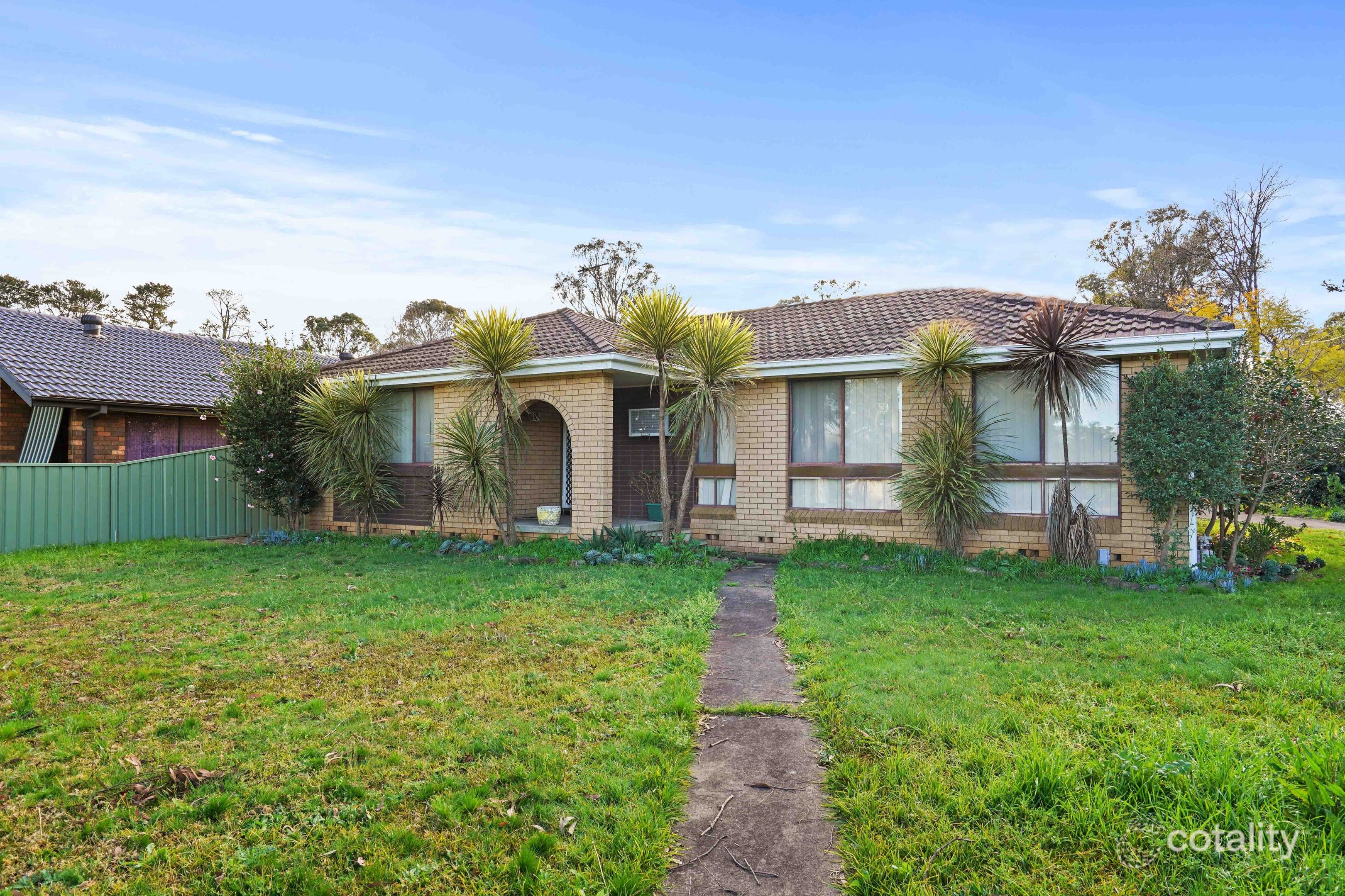 2 Turner St, Thirlmere, NSW 2572