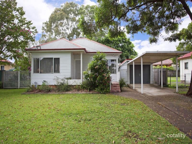3 Mckevitte Ave, East Hills, NSW 2213