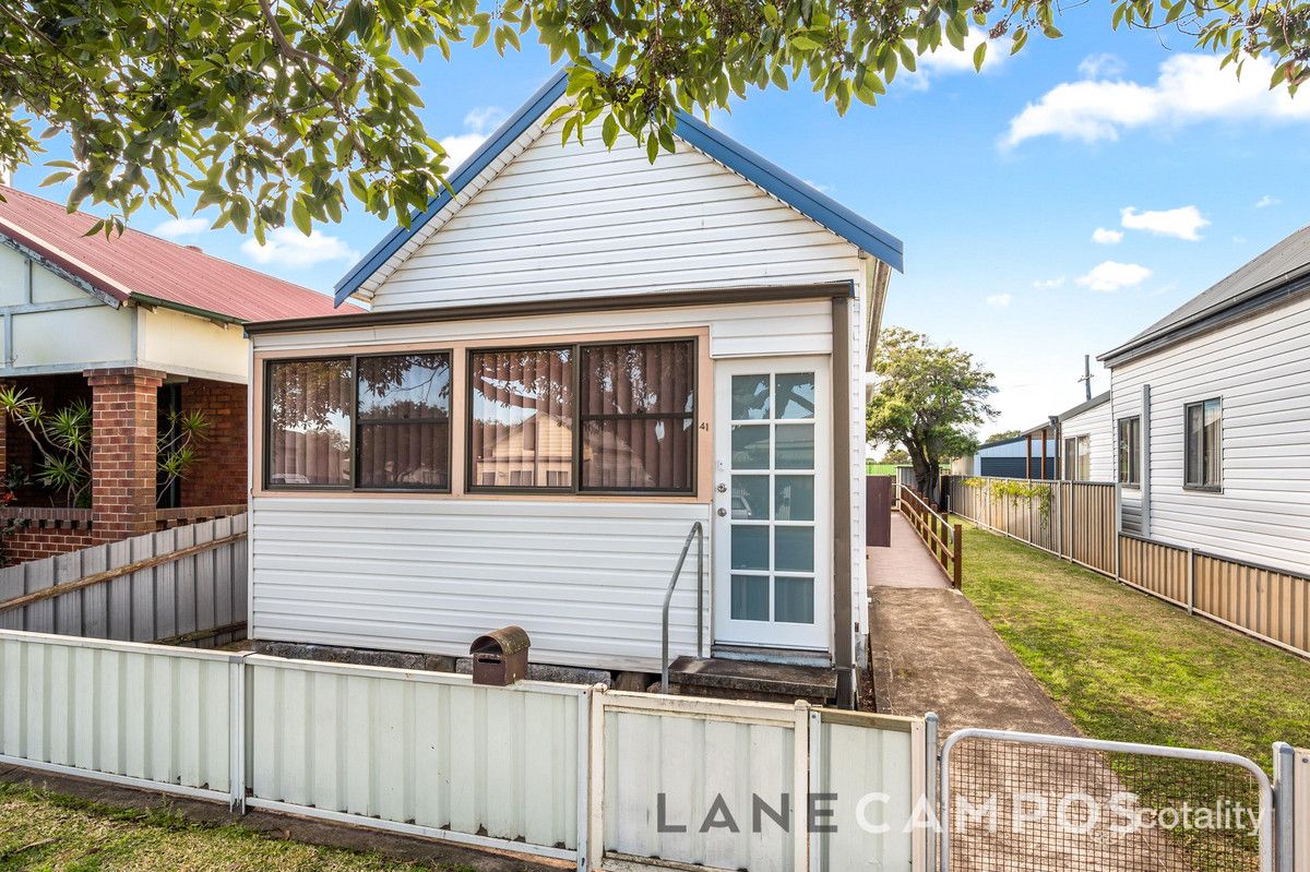 41 Emerald St, Hamilton North, NSW 2292