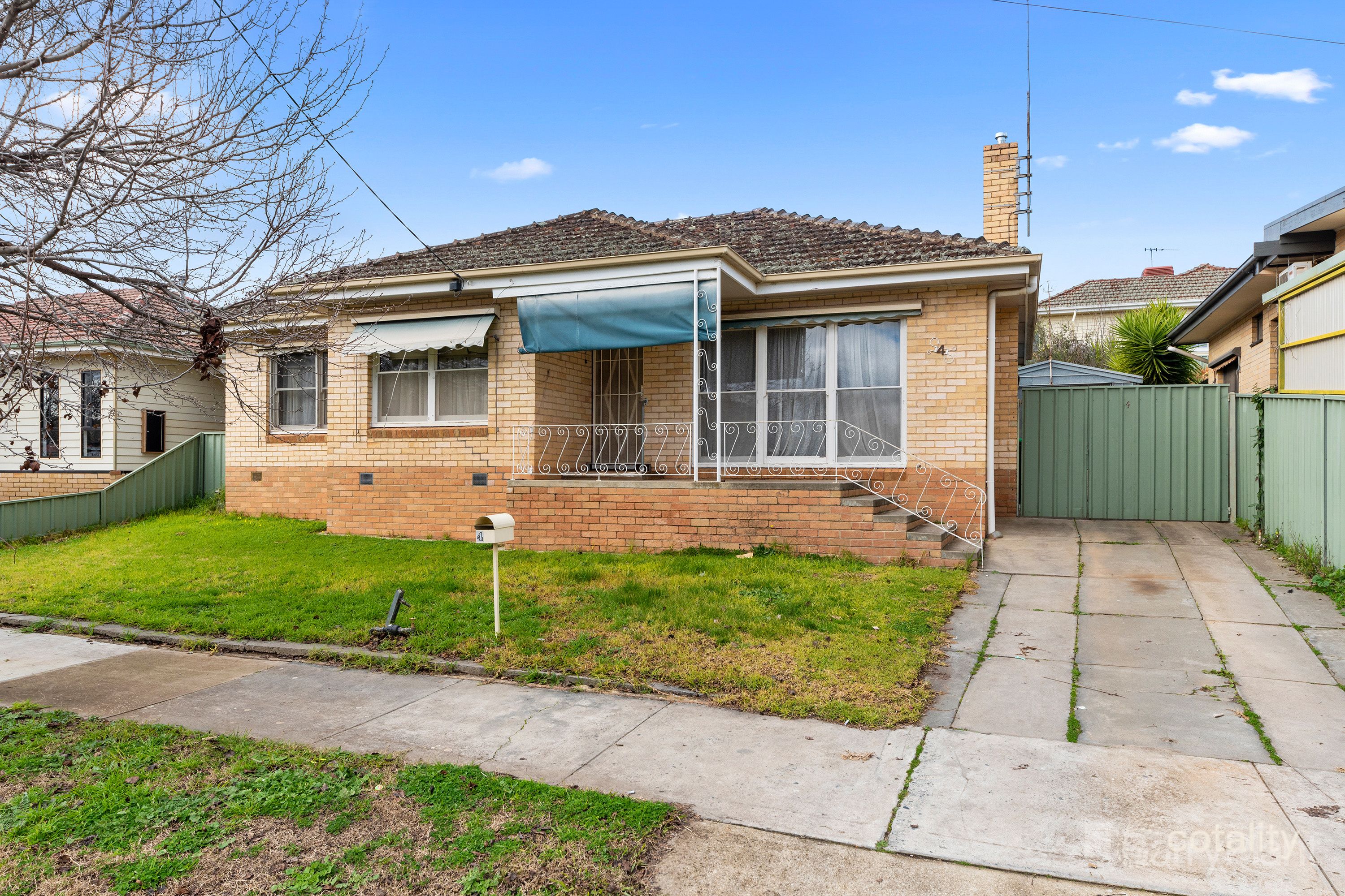 4 Montgomery Cres, White Hills, VIC 3550