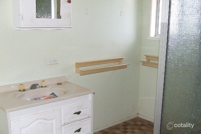 15 Dear St, Gin Gin, QLD 4671