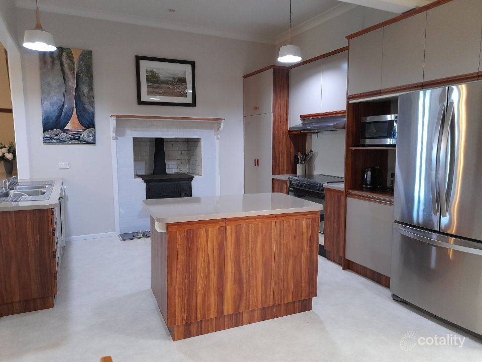 118 Miles St, Tenterfield, NSW 2372