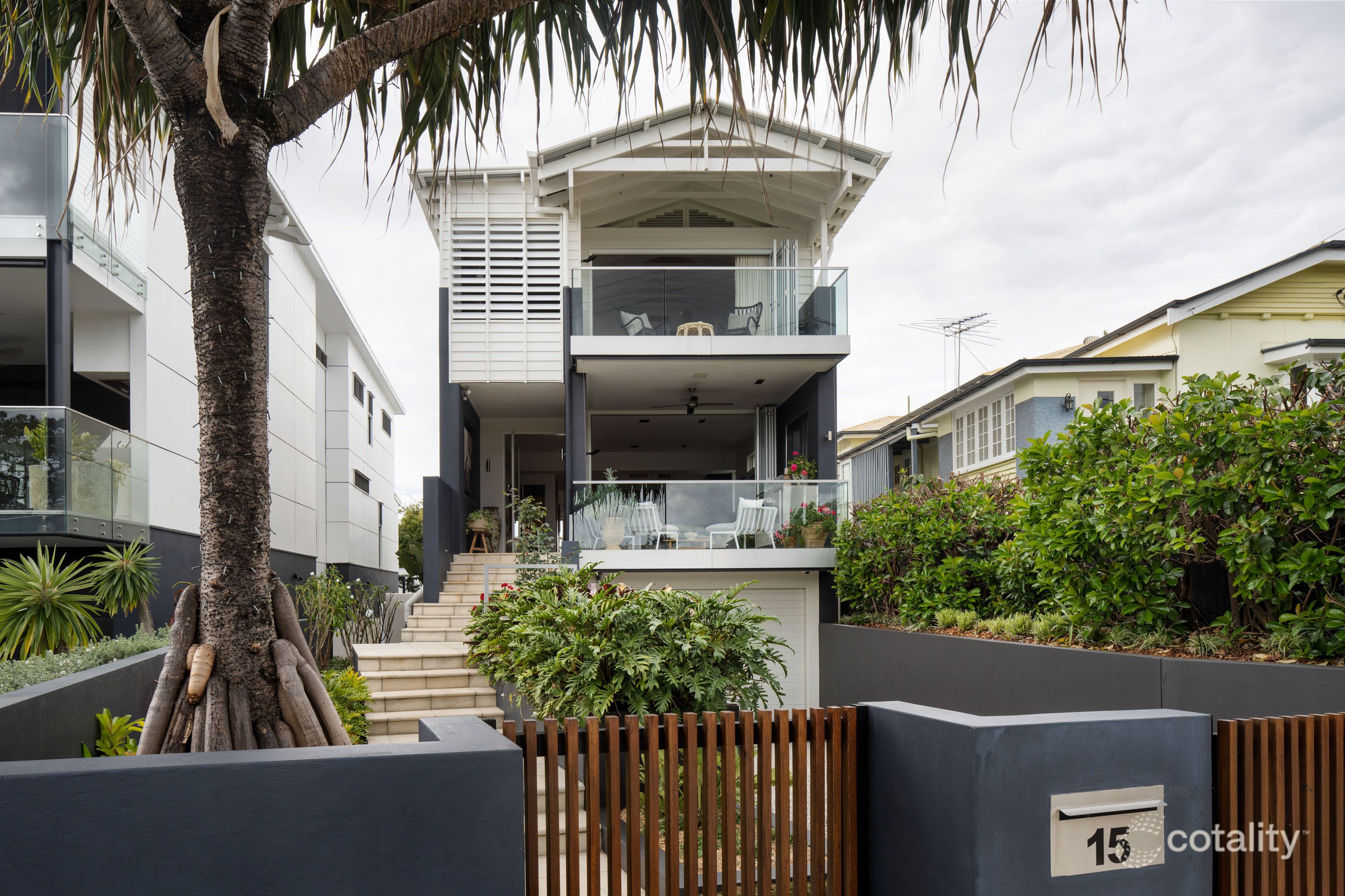 15 Gordon St, Hawthorne, QLD 4171