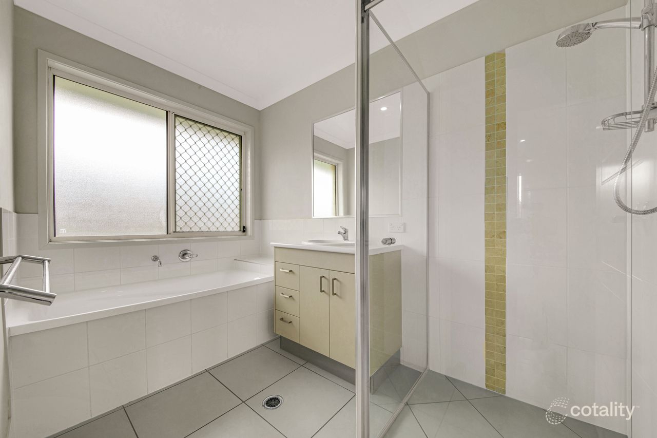 11 Bellbird Cct, New Auckland, QLD 4680