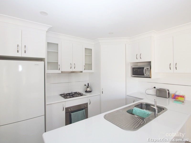 1 Carinya St, Glenfield Park, NSW 2650