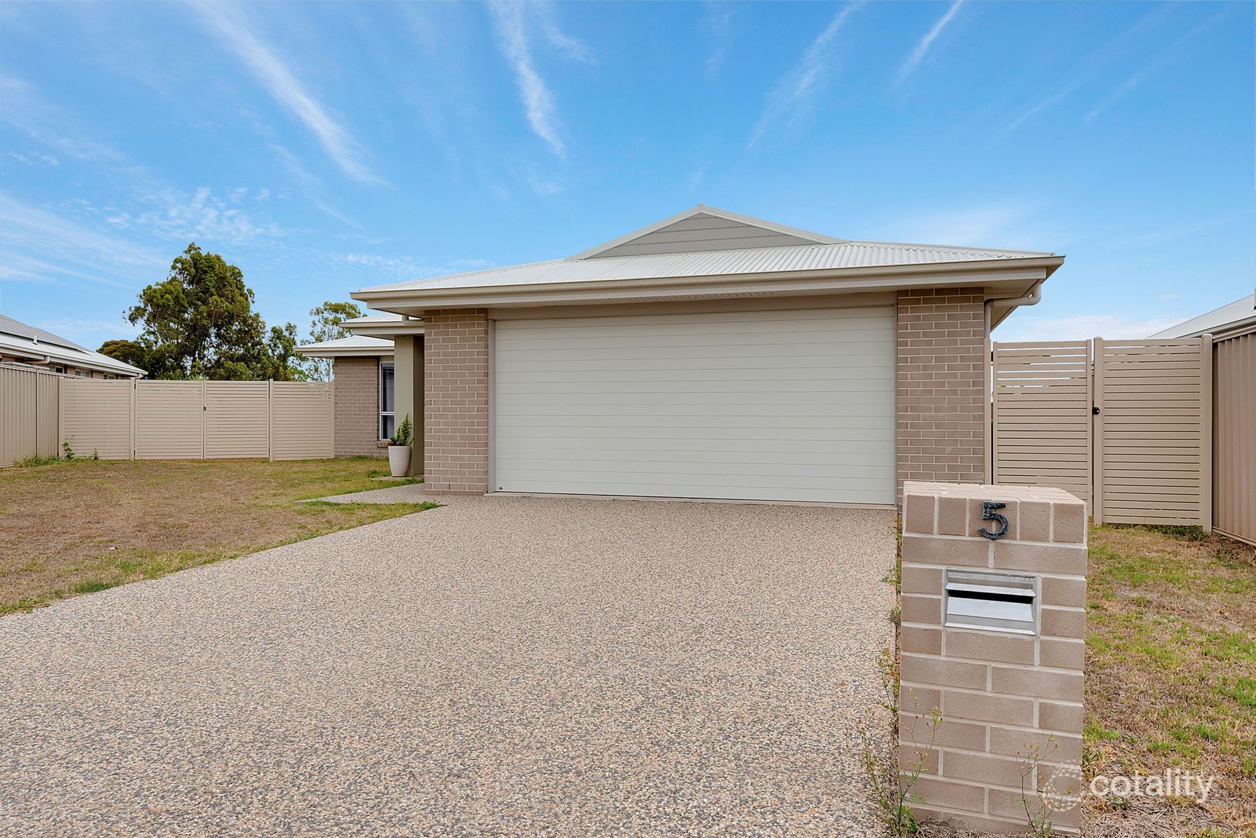 5 Chainey Ct, Glenvale, QLD 4350