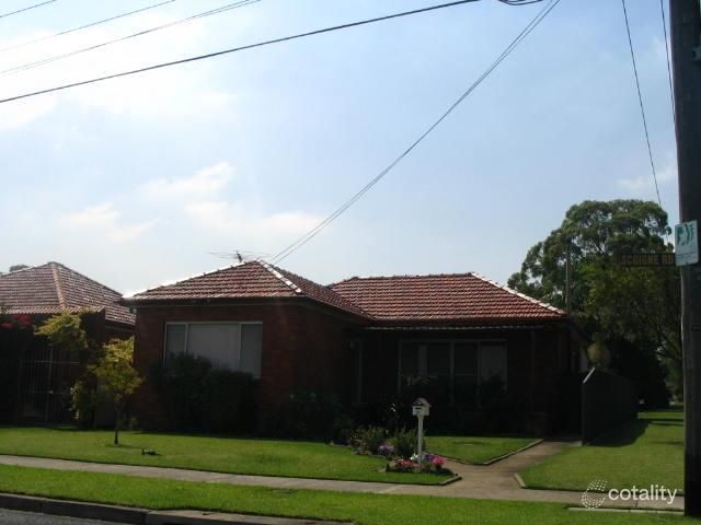 21 Gascoigne Rd, Birrong, NSW 2143