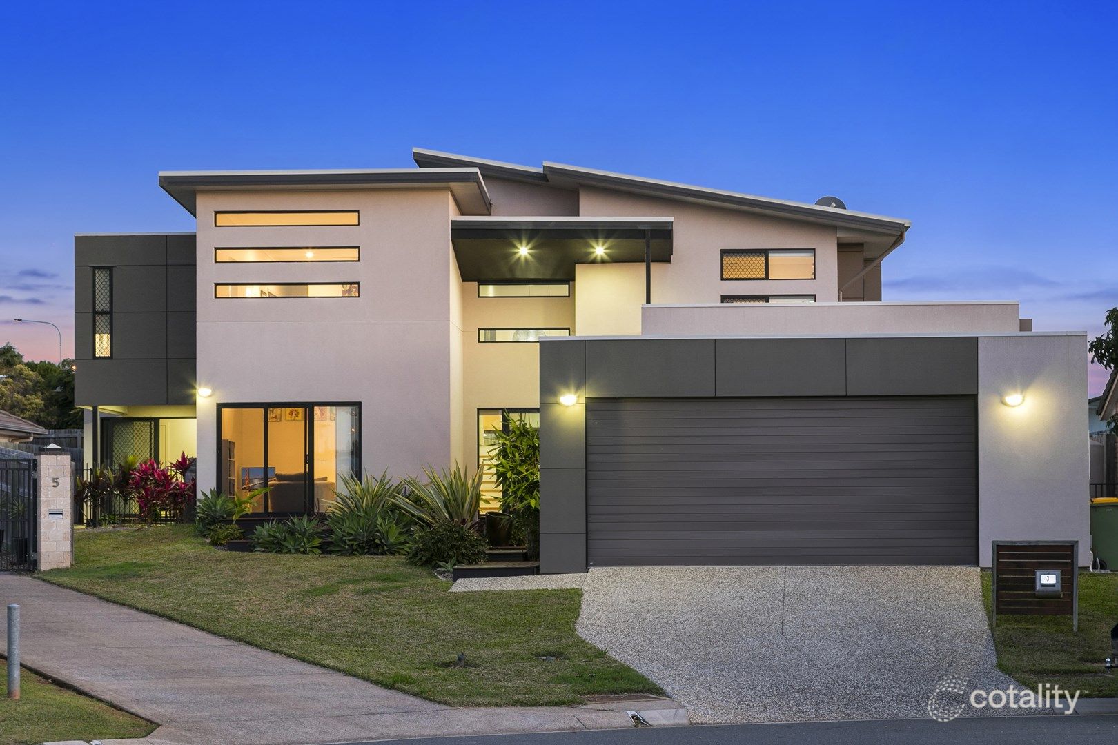 3 Lois Pl, Redland Bay, QLD 4165