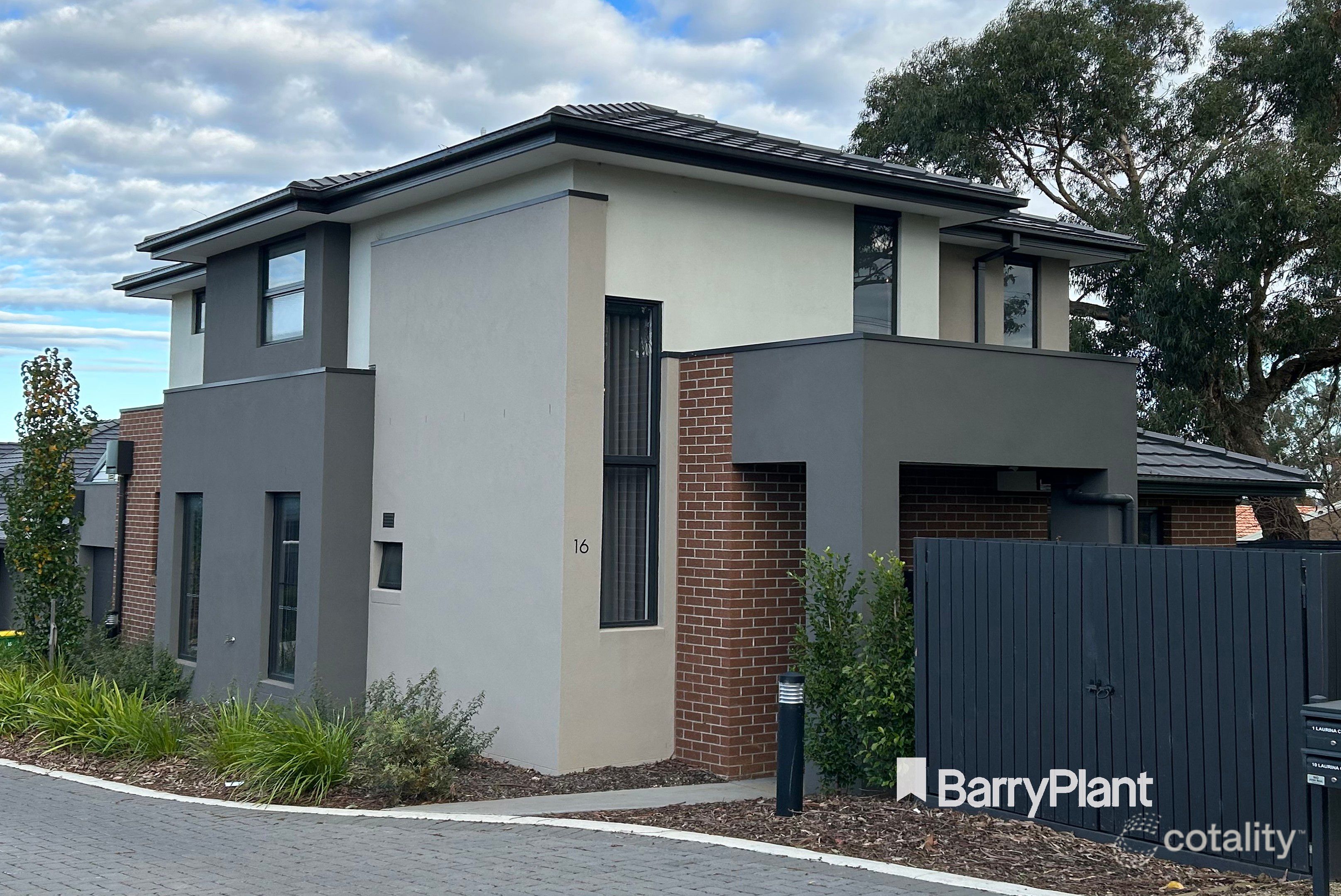 16 Laurina Cl, Lysterfield, VIC 3156