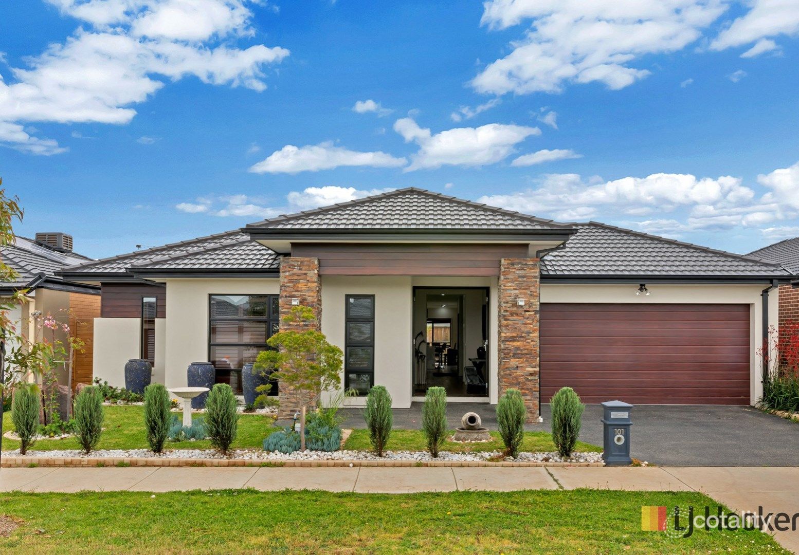 101 Wheelers Park Dr, Cranbourne North, VIC 3977