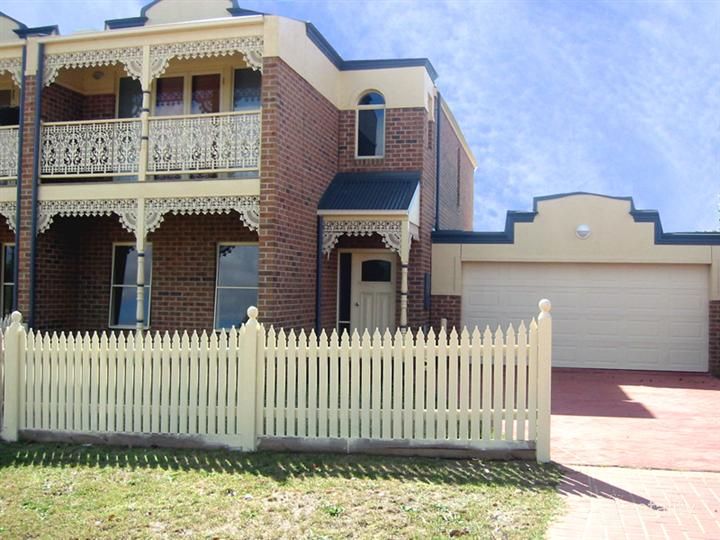 11 Reid Mews, Berwick, VIC 3806